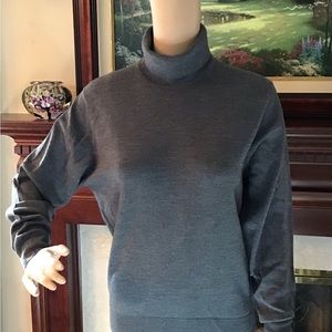 NWOT Gray Turtleneck in Size Medium
